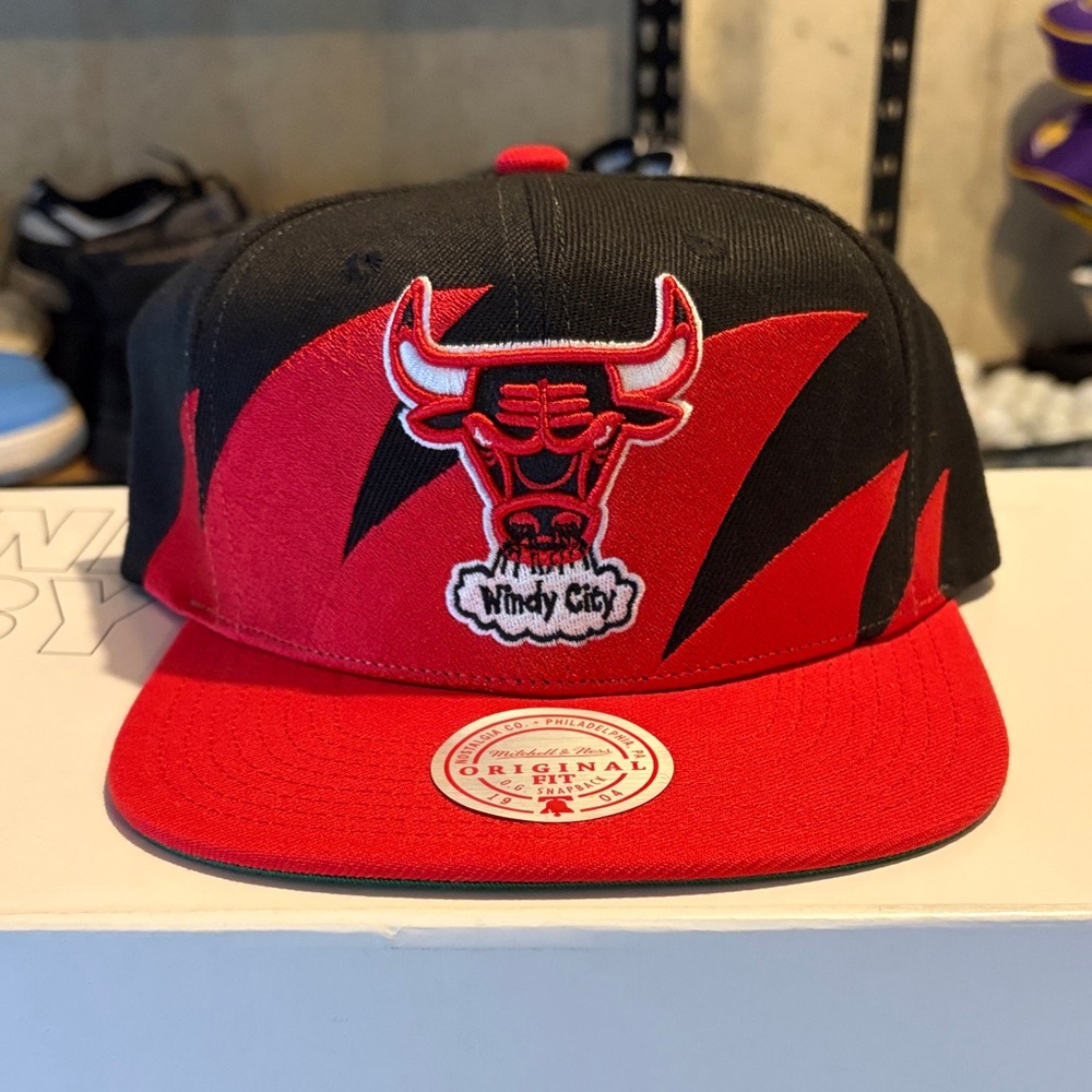 Chicago Bulls Mitchell & Ness SnapBack Hat “Windy City” Addition
